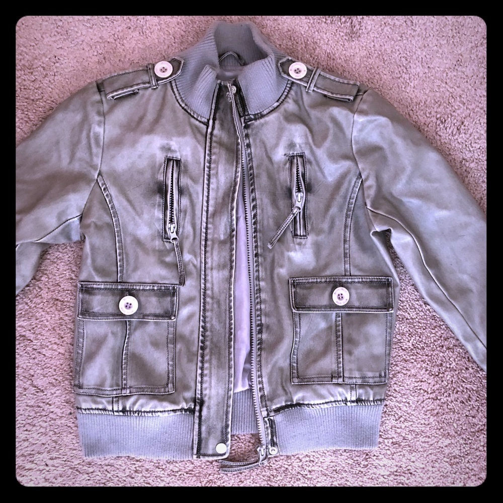 Gray Leather Motto